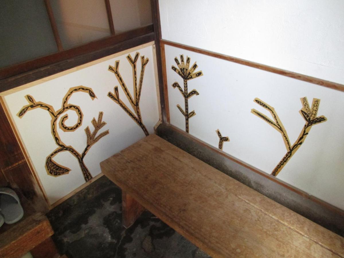 Oyajino Umi Bed and Breakfast Naoshima Buitenkant foto