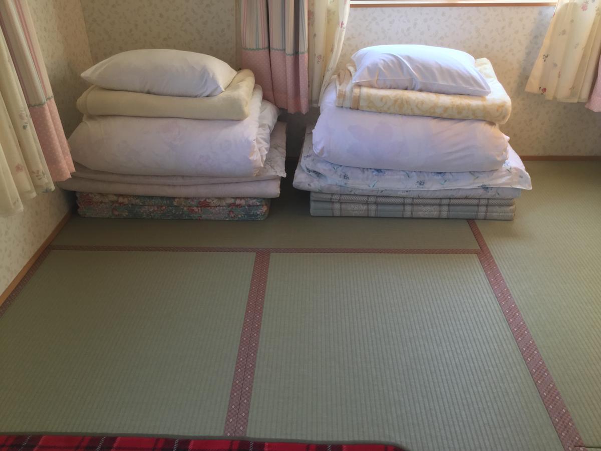 Oyajino Umi Bed and Breakfast Naoshima Buitenkant foto