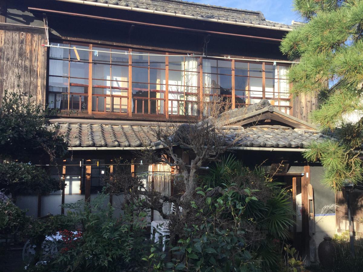 Oyajino Umi Bed and Breakfast Naoshima Buitenkant foto