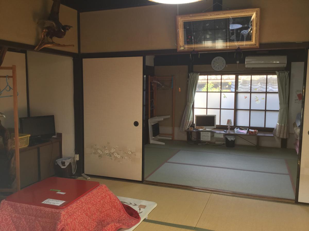 Oyajino Umi Bed and Breakfast Naoshima Buitenkant foto