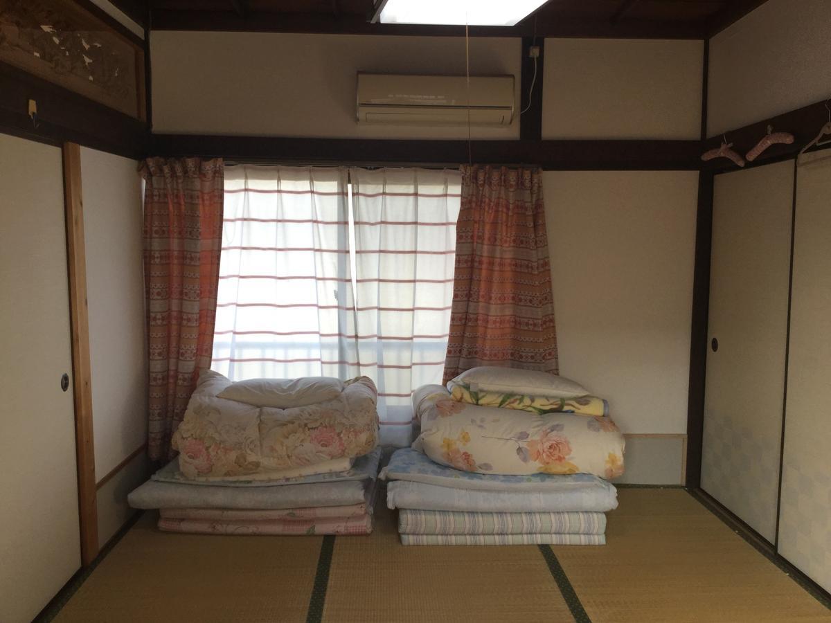 Oyajino Umi Bed and Breakfast Naoshima Buitenkant foto