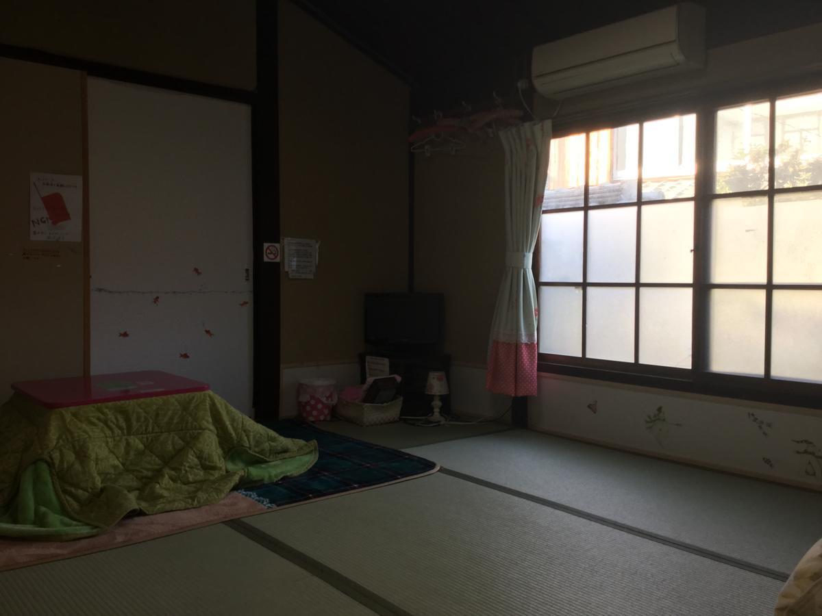 Oyajino Umi Bed and Breakfast Naoshima Buitenkant foto