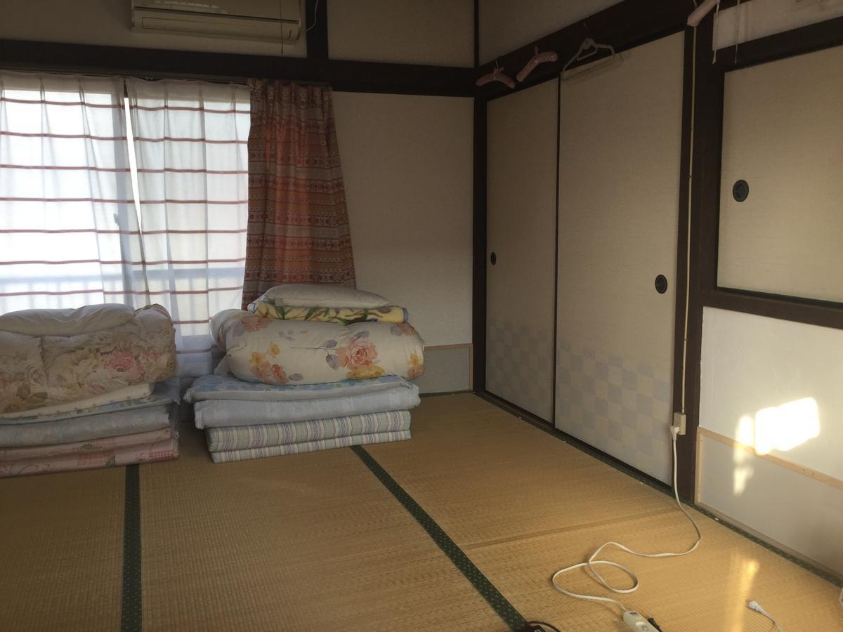 Oyajino Umi Bed and Breakfast Naoshima Buitenkant foto