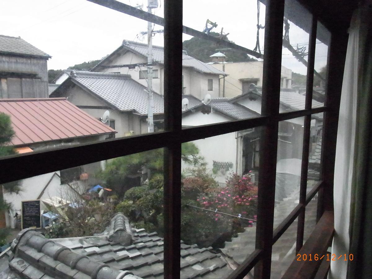 Oyajino Umi Bed and Breakfast Naoshima Buitenkant foto