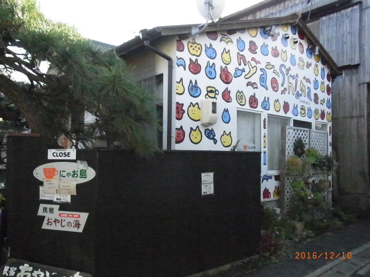Oyajino Umi Bed and Breakfast Naoshima Buitenkant foto