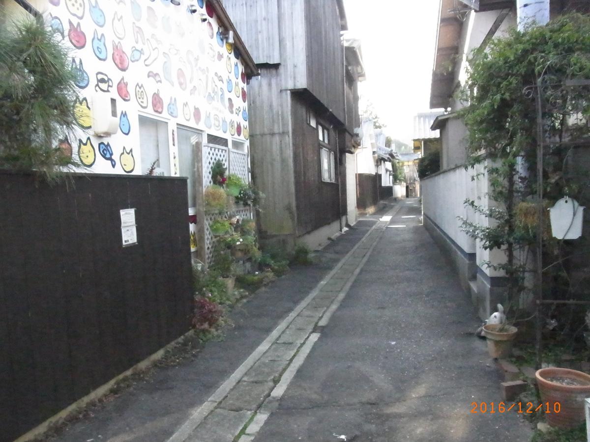 Oyajino Umi Bed and Breakfast Naoshima Buitenkant foto