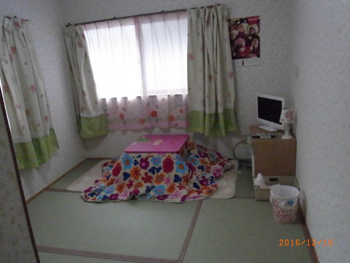 Oyajino Umi Bed and Breakfast Naoshima Buitenkant foto