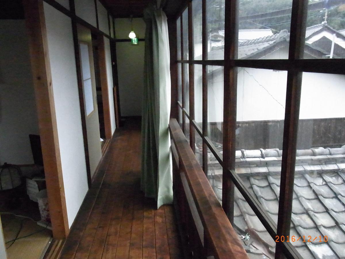 Oyajino Umi Bed and Breakfast Naoshima Buitenkant foto