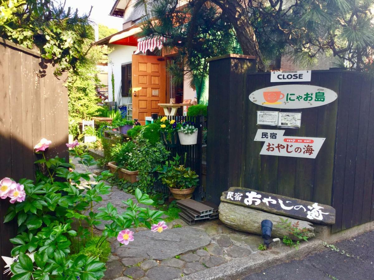 Oyajino Umi Bed and Breakfast Naoshima Buitenkant foto